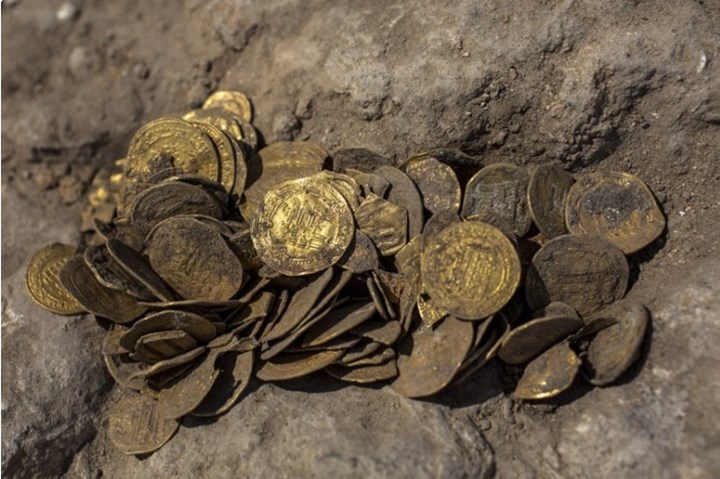 Phần lớn đồng xu trong kho báu đúc dưới thời kỳ trị vì của nhà Abbas vào thế kỷ 9